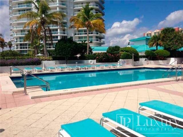 Apartamento para Venda em Sunny Isles Beach - 5