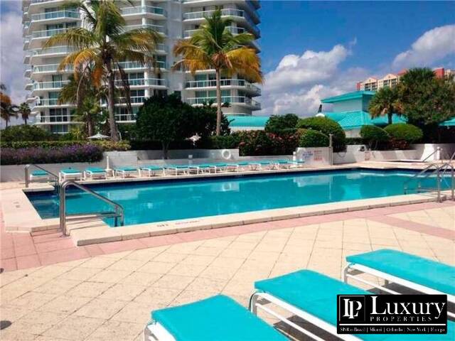 #831 - Apartamento para Venda em Sunny Isles Beach - FL - 1