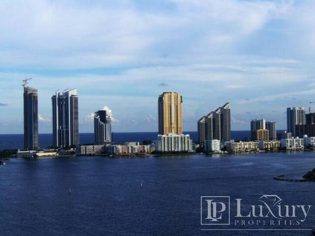 Apartamento para Venda em Sunny Isles Beach - 5