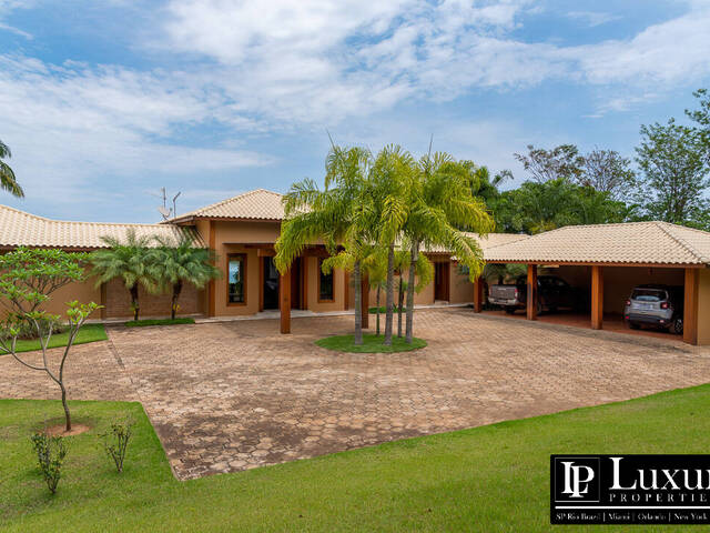 #1389 - Casa para Venda em Delfinópolis - MG - 2