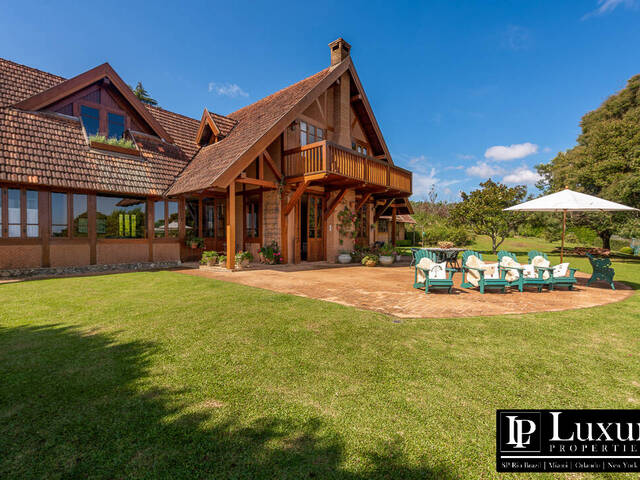 #1542 - Casa para Venda em Campos do Jordão - SP - 2