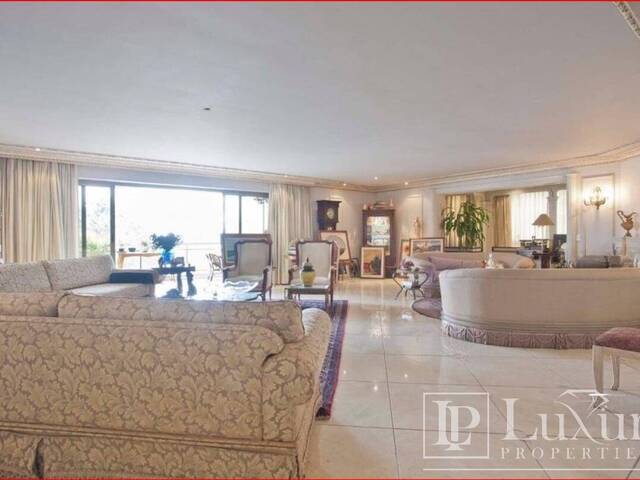 #2023 - Apartamento para Venda em São Paulo - SP - 2