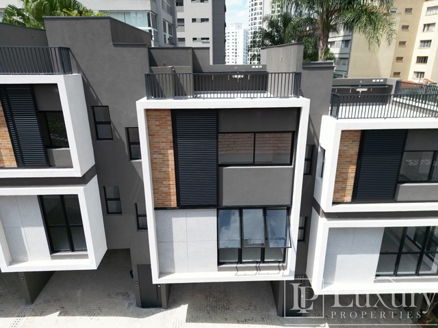 #2052 - Casa em condomínio para Venda em São Paulo - SP - 2