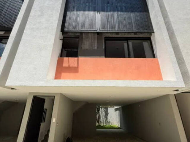#2056 - Casa em condomínio para Venda em São Paulo - SP - 1
