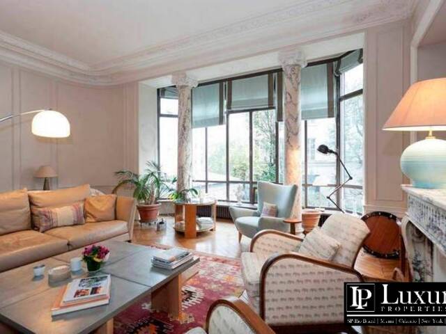 #553 - Apartamento para Venda em Paris - FR - 1