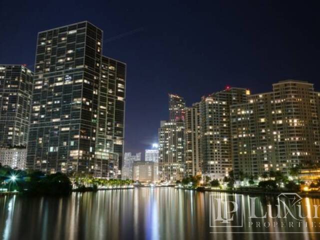 Apartamento para Venda em Miami - 5