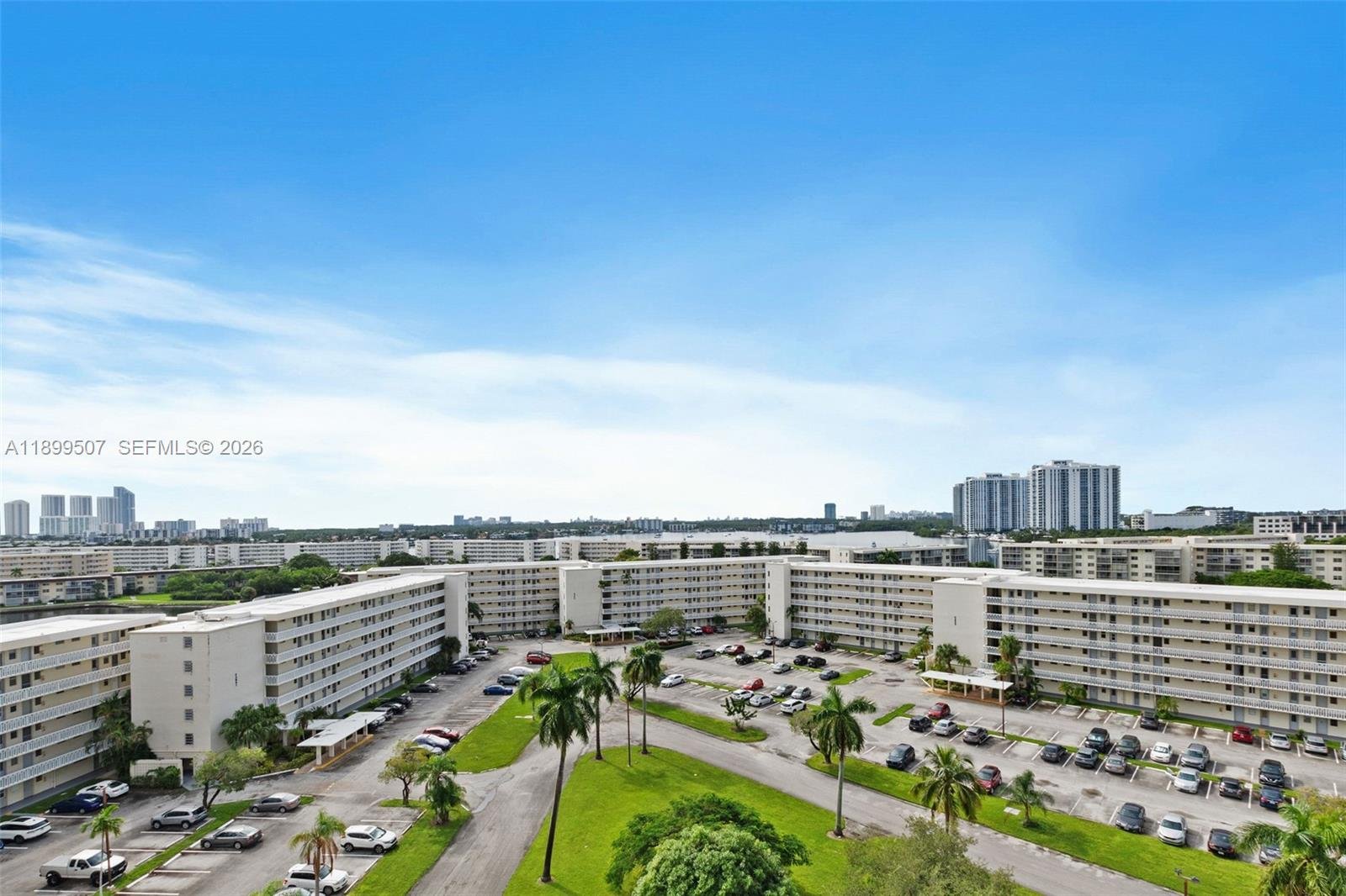 #2245 - Apartamento para Venda em Aventura - FL - 2